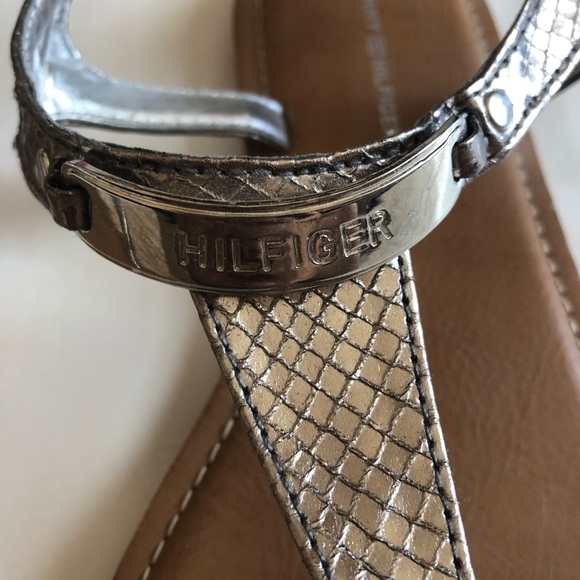 Tommy Hilfiger Metallic Sandal - Picture 4 of 6